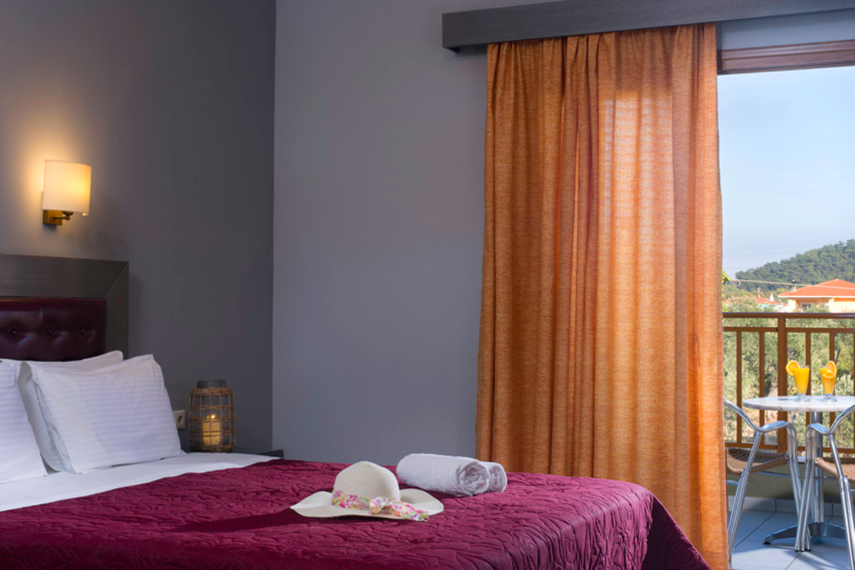 Hotel Thetis studio.jpg
