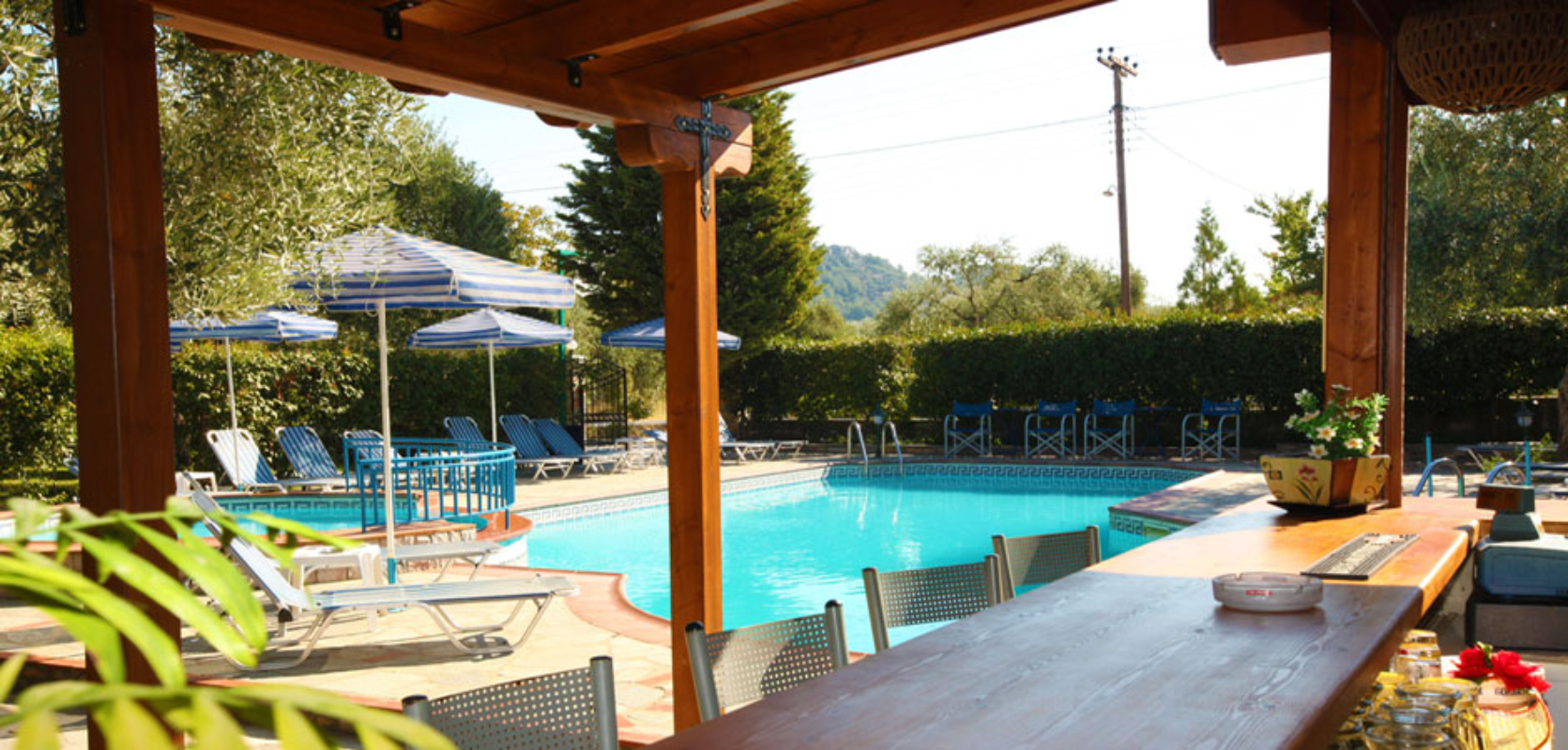 Thetis hotel bar.jpg