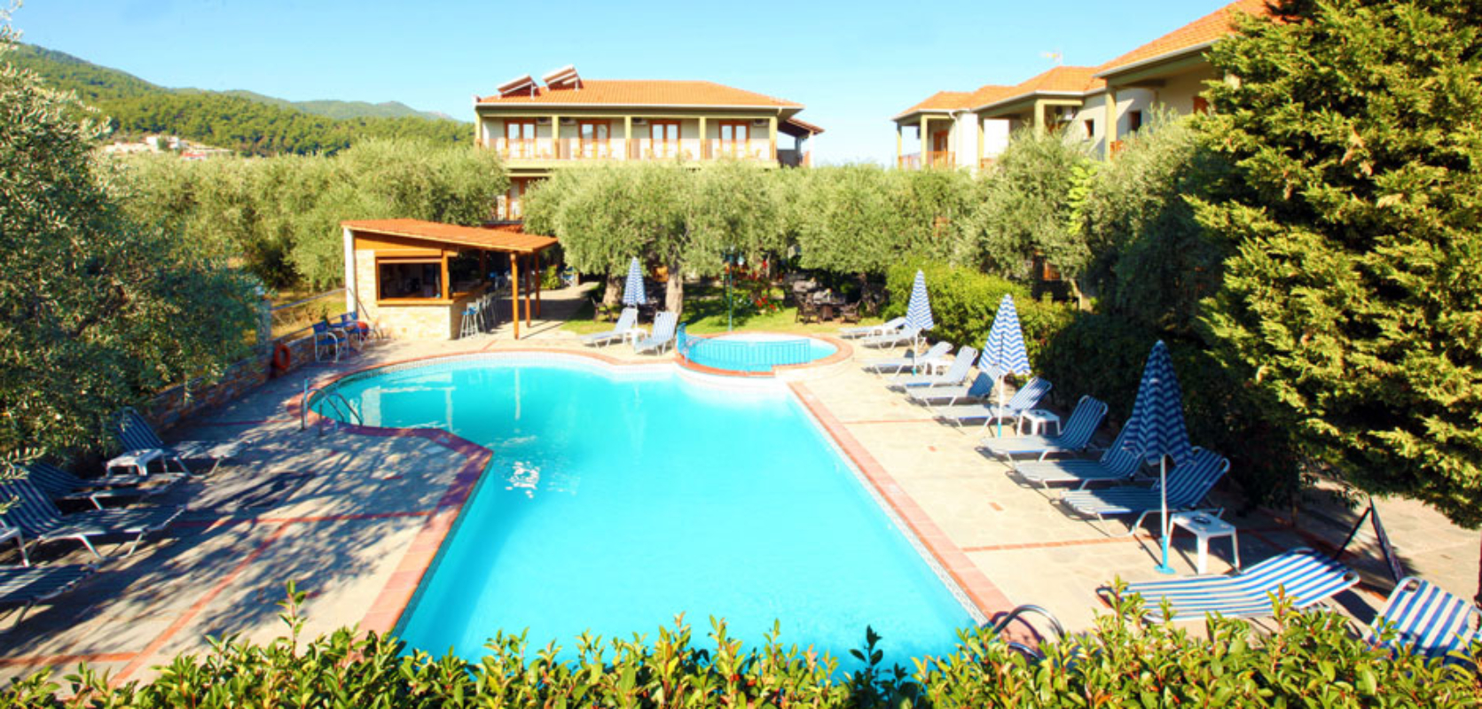 Thetis hotel bazen.jpg