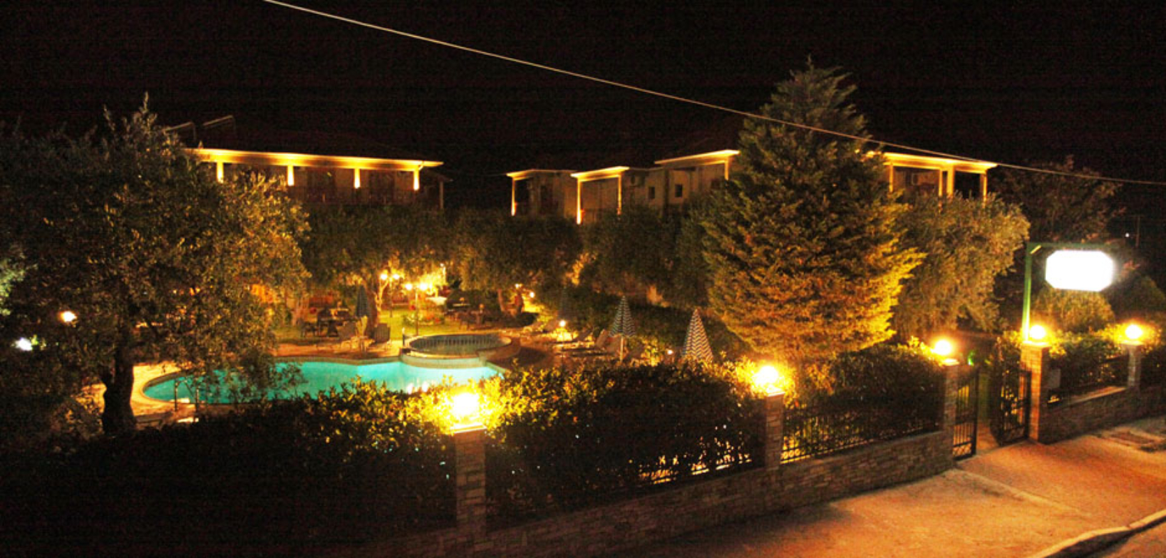 Thetis hotel izgled od spolja.jpg