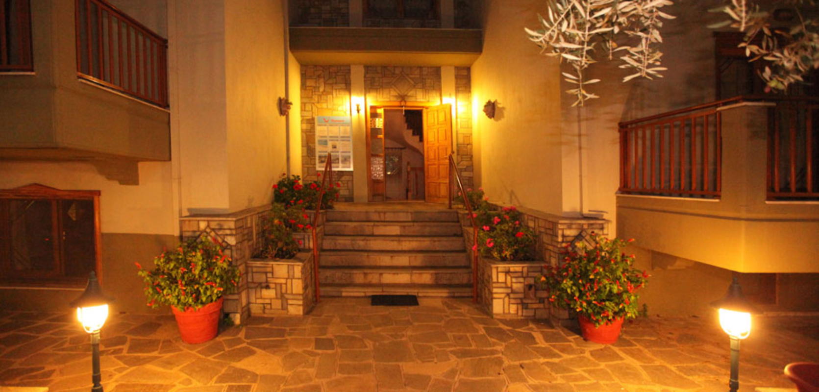 Thetis hotel ulaz u hotel.jpg