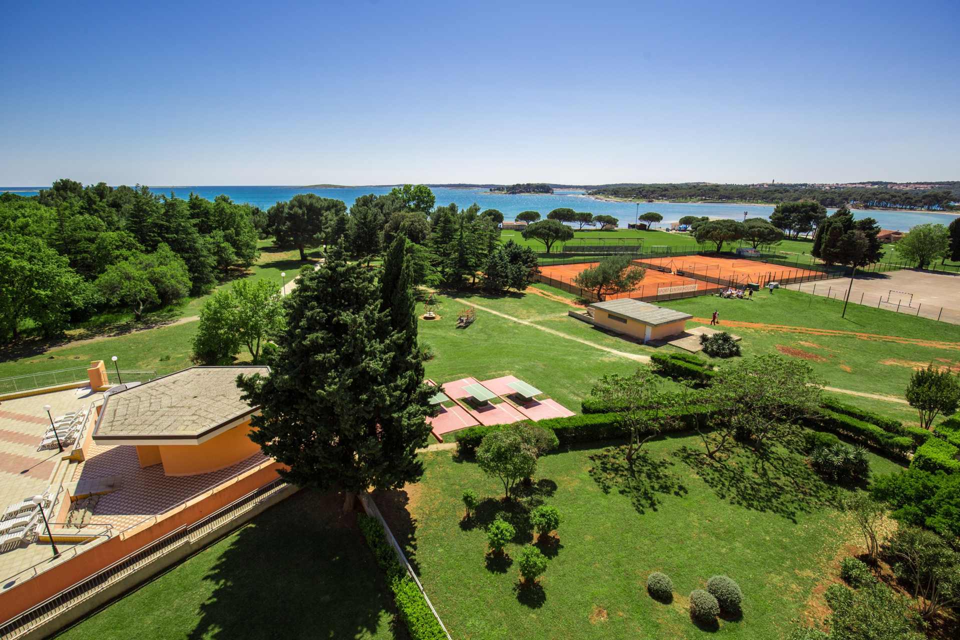 Arena Hotel Holiday-Basta hotela.jpg