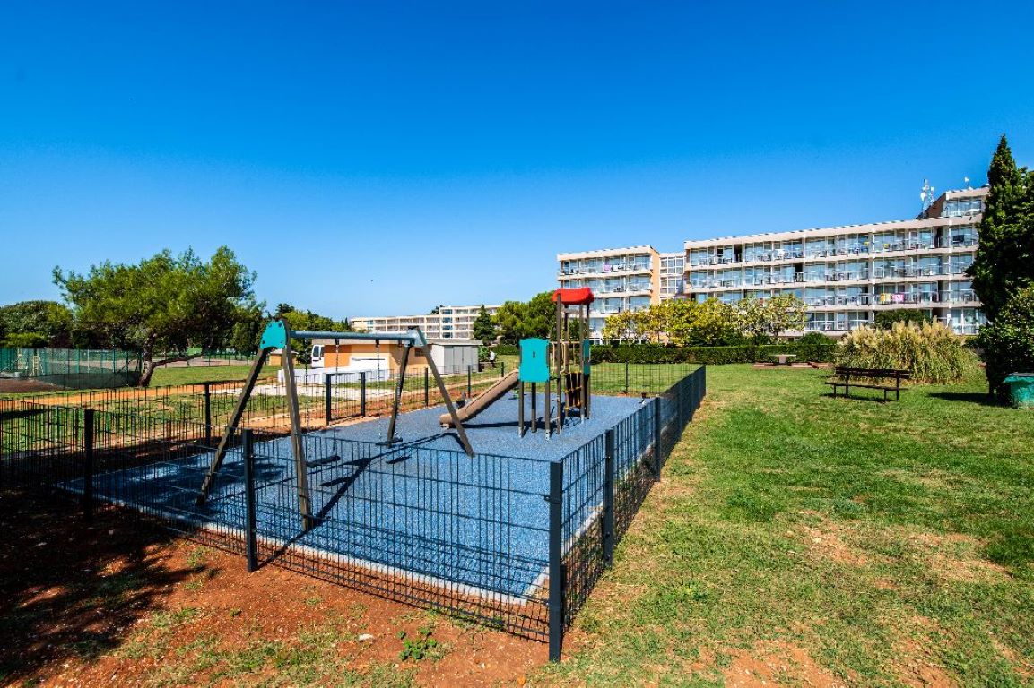 Arena Hotel Holiday-Decije igraliste.jpg