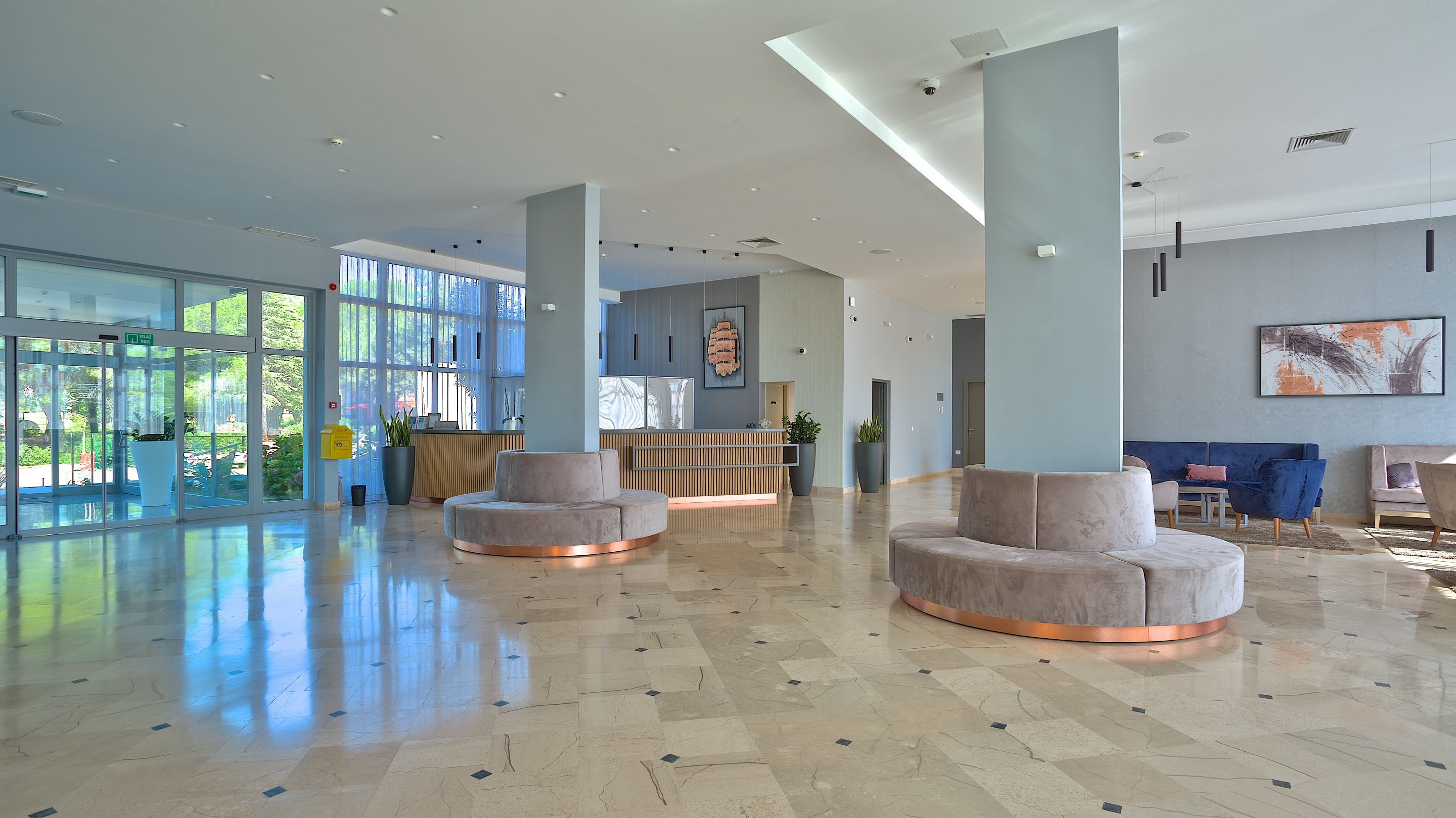 Arena Hotel Holiday-Recepcija.jpg