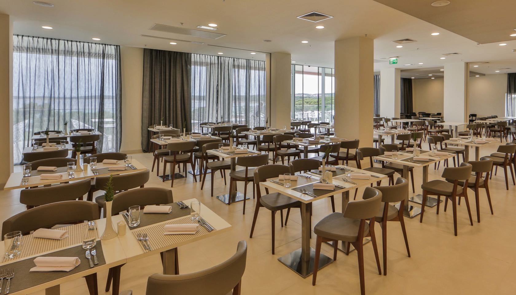 Park Plaza Belvedere Medulin-Restoran.jpg
