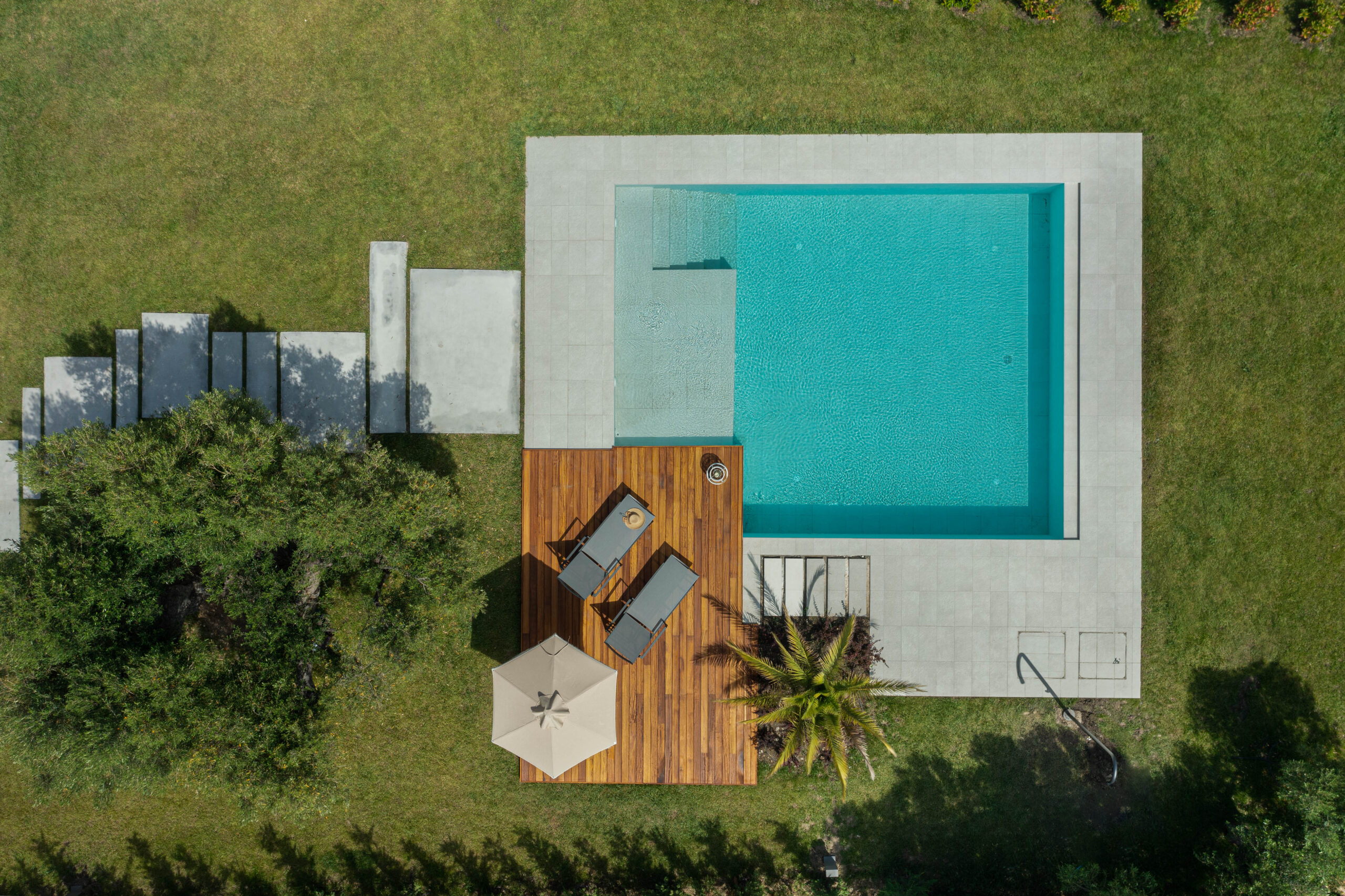 Luria Homes vila A izgled bazena.jpg