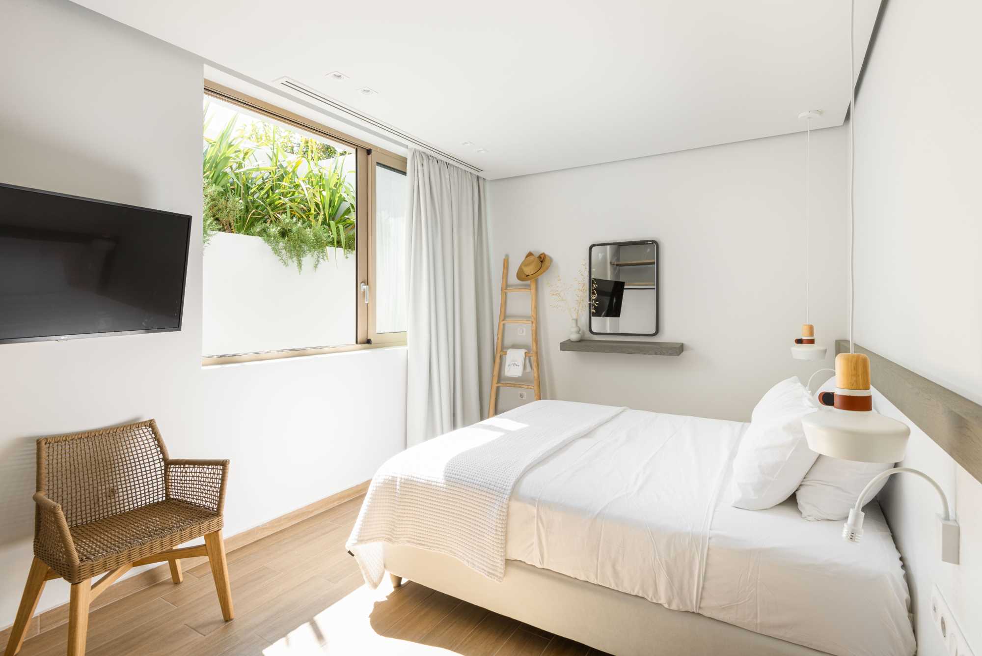 Luria Homes vila B druga spavaća soba.jpg