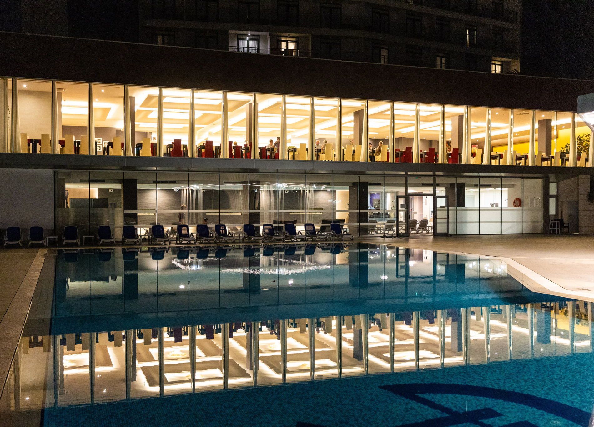 Grand Hotel Park-Bazen nocu.jpg