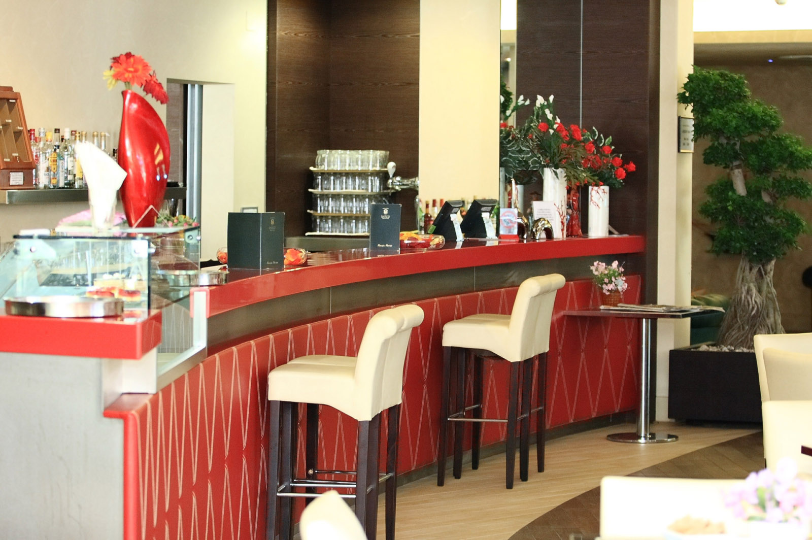 Grand Hotel Park-Lobby bar.jpg