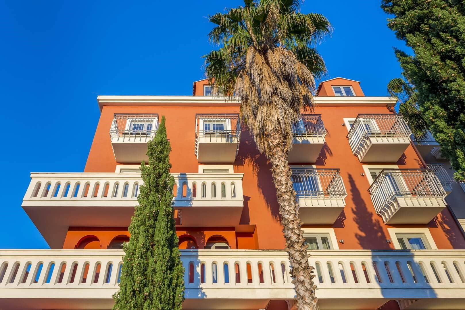 Lapad Hotel-Zgrada hotela.jpg