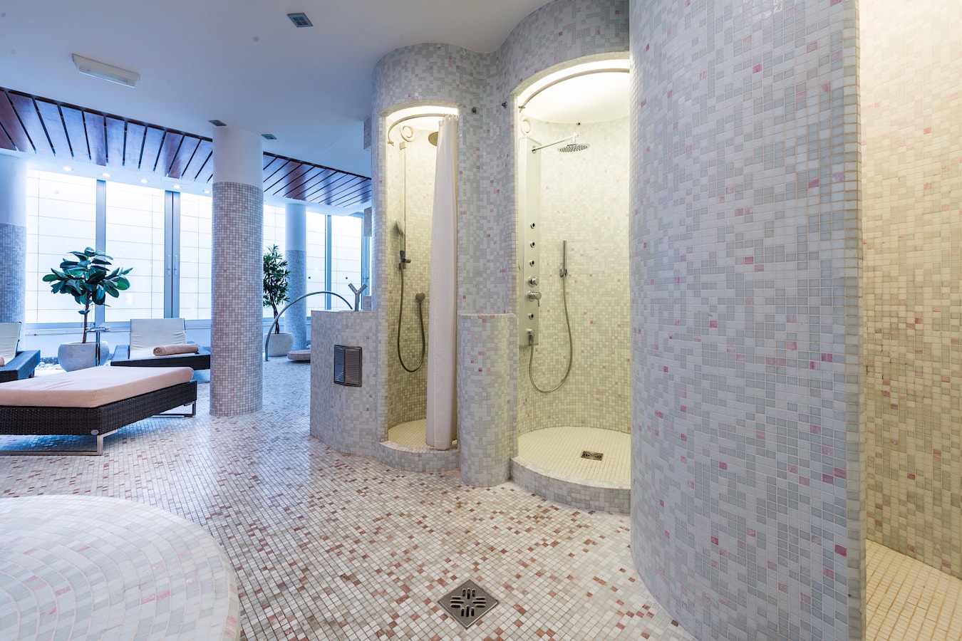 Hotel Uvala-Spa centar.jpg