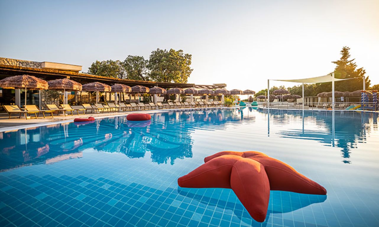 Hotel Tirena-Bazen.jpg