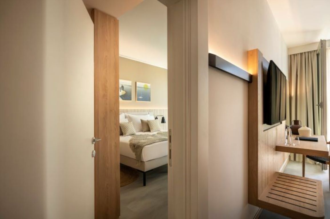 Hotel Tirena-Porodicna soba.jpg