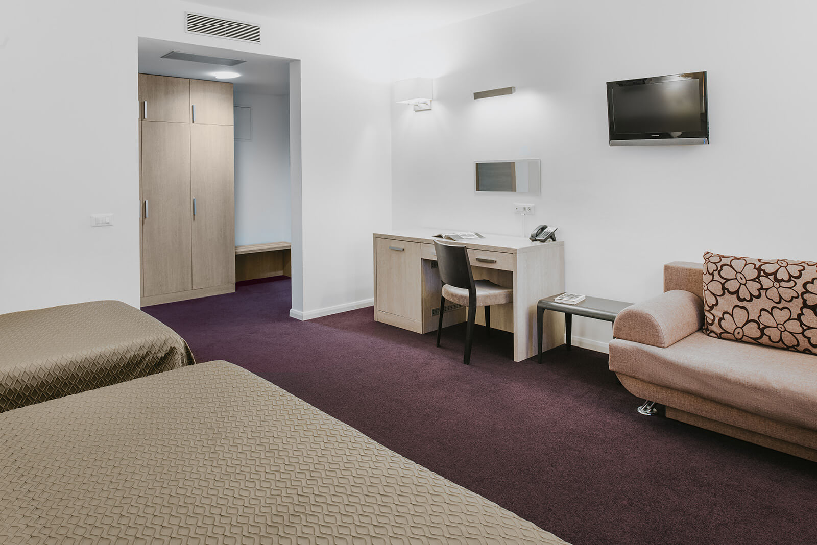 Adria Hotel-Porodicna soba.jpg
