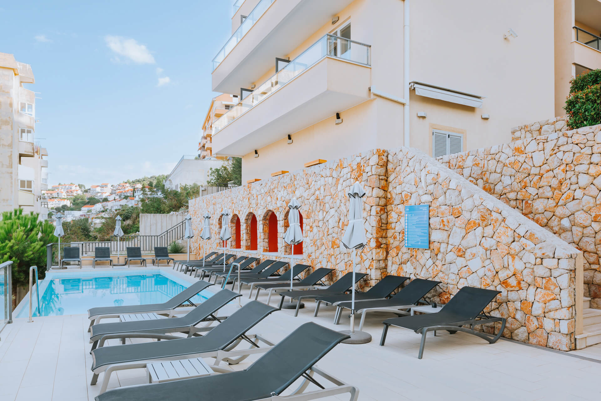 Hotel Adria-Zgrada hotela.jpg