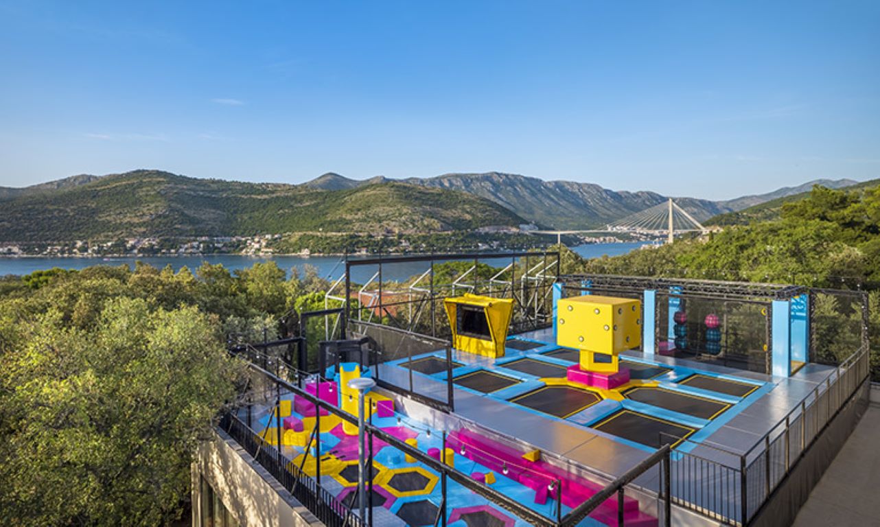 Club Dubrovnik Sunny Hotel by Valamar-Maro World igraonica na otvorenom.jpg