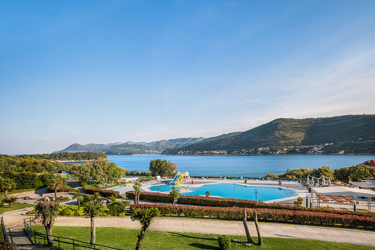 Club Dubrovnik Sunny Hotel by Valamar-Spoljasnji bazen.jpg