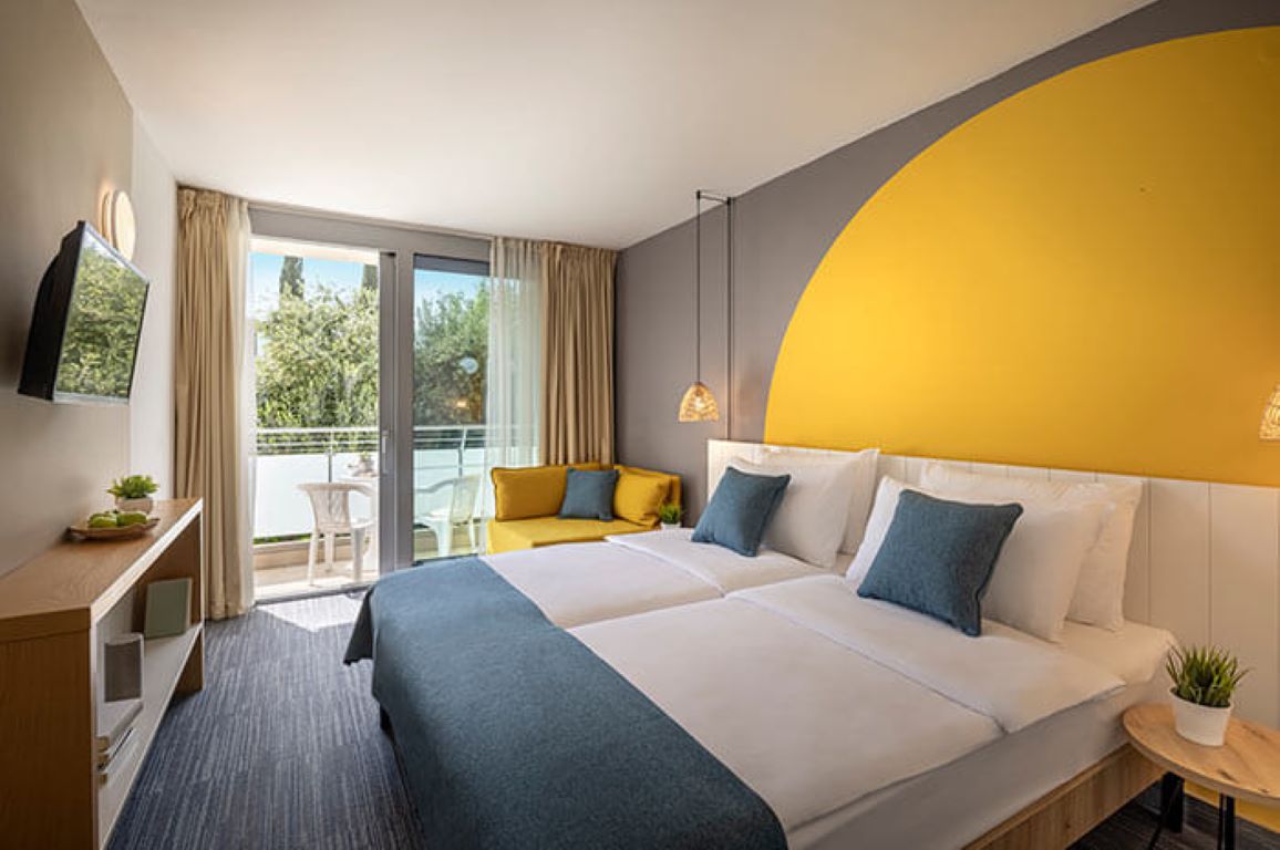 Club Dubrovnik Sunny Hotel by Valamar-Superior soba.jpg
