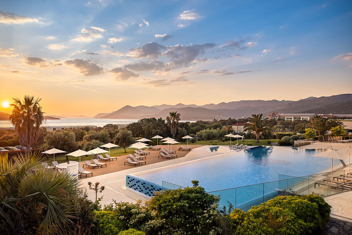 Valamar Lacroma Dubrovnik Hotel-Bazen.jpg