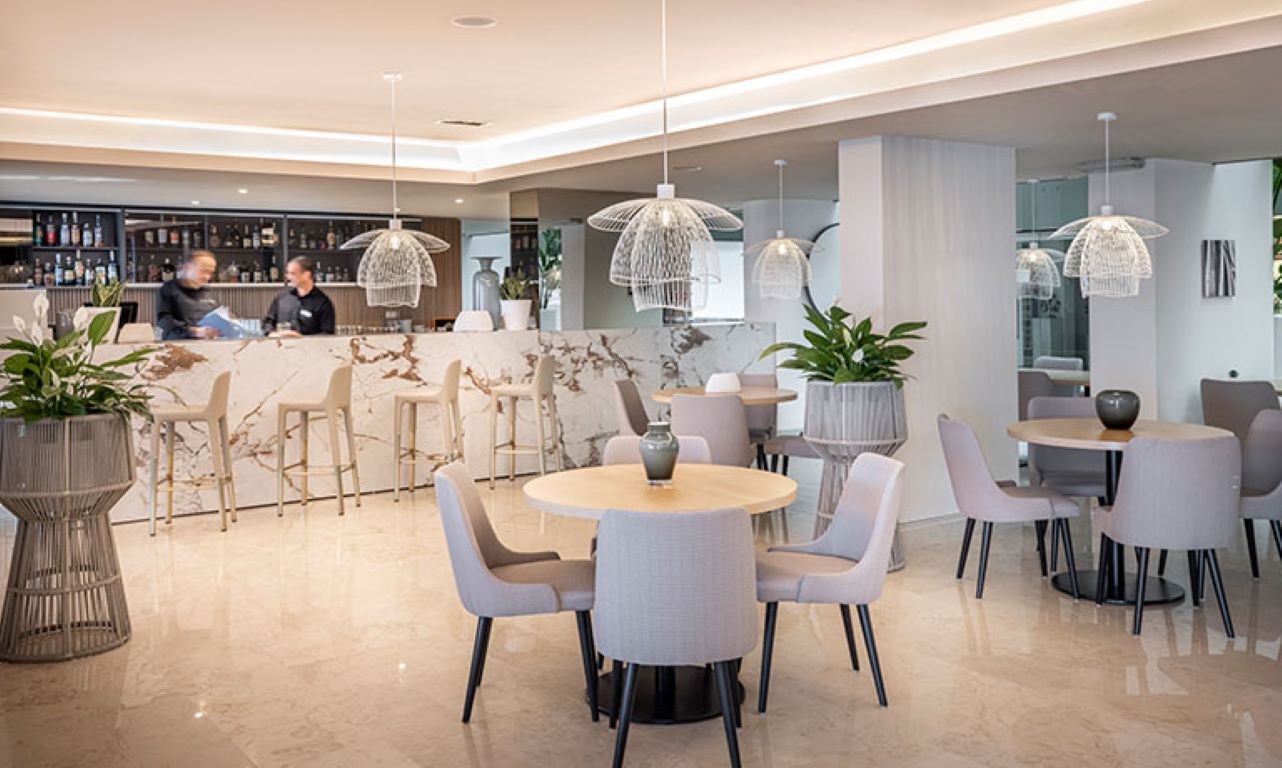Valamar Lacroma Dubrovnik Hotel-Lobby bar.jpg