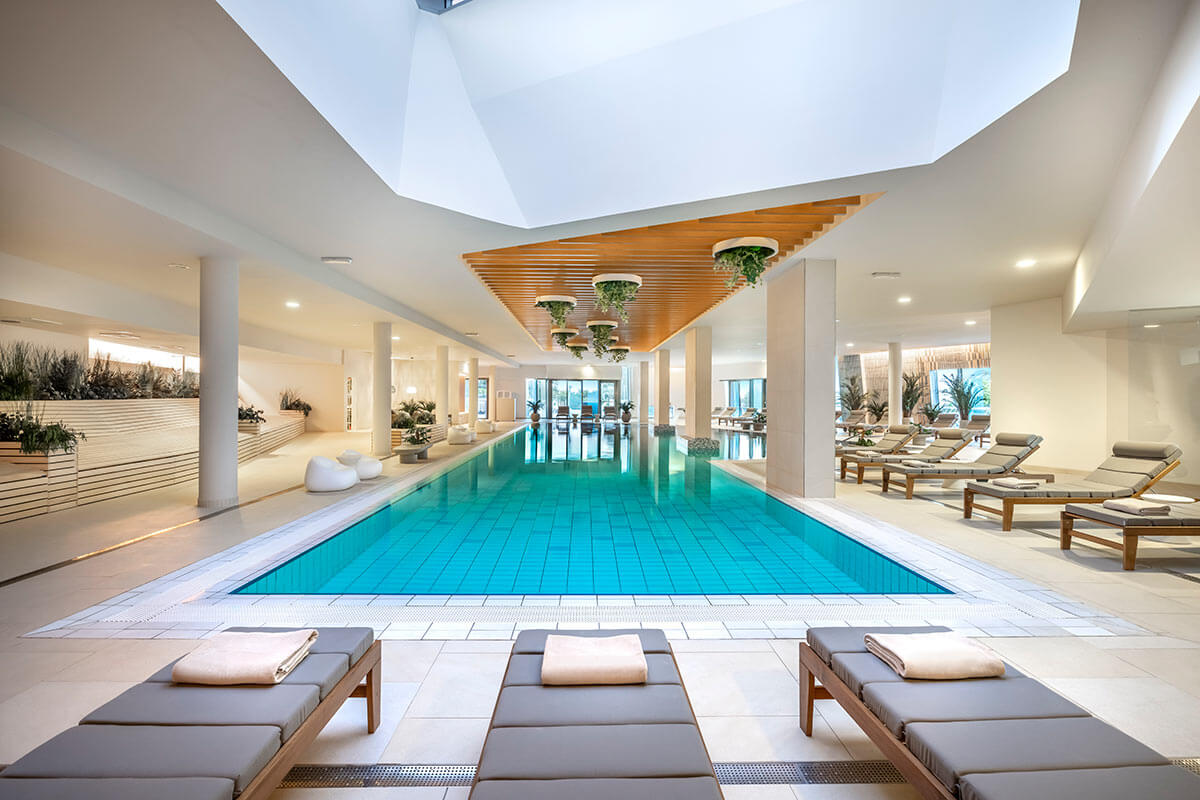Valamar Lacroma Dubrovnik Hotel-Unutrasnji bazen.jpg