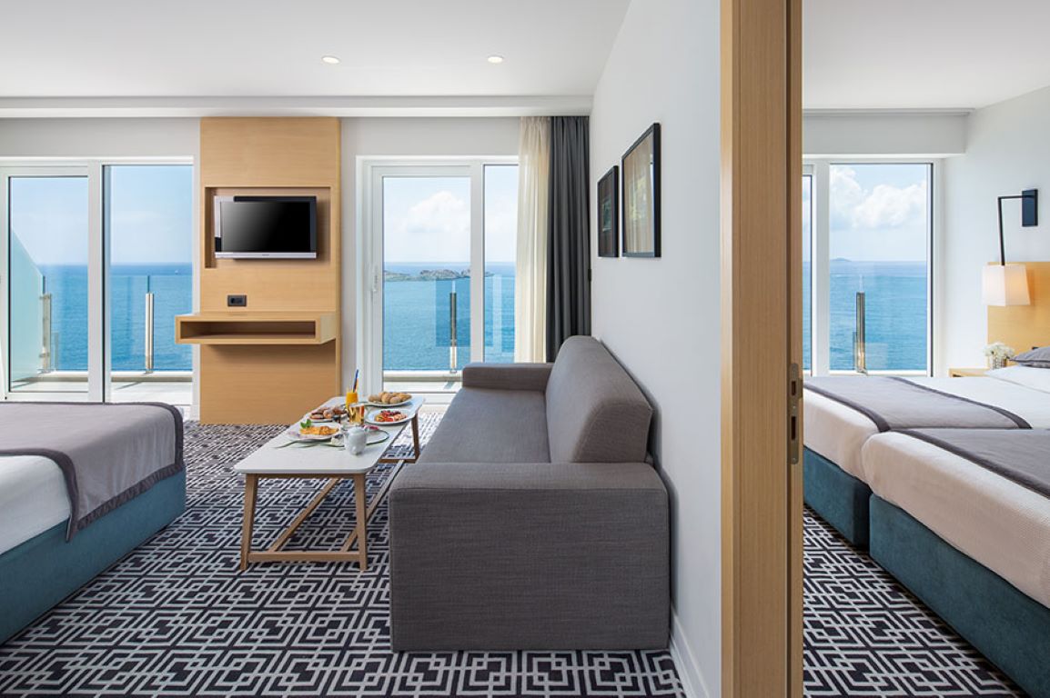 Hotel Royal Neptun-Porodicni premium suite.jpg