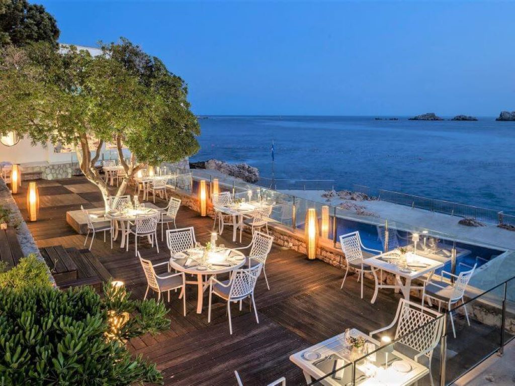Royal Neptun Hotel-Terasa restorana.jpg