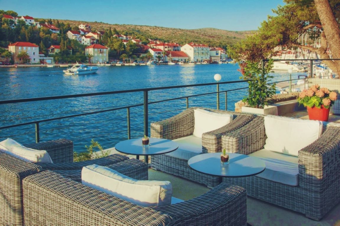 Hotel Milna Osam-Bar.jpg