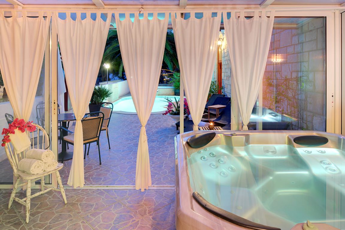 Hotel Villa Adriatica-Hidromasazna kada.jpg