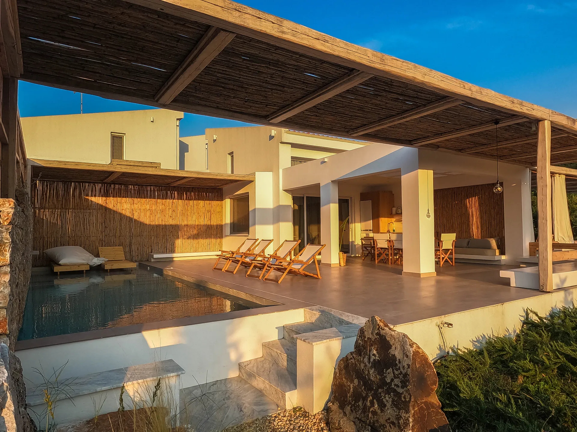 Aristotelia Gi Private Villas bakon sa bazenom.jpg
