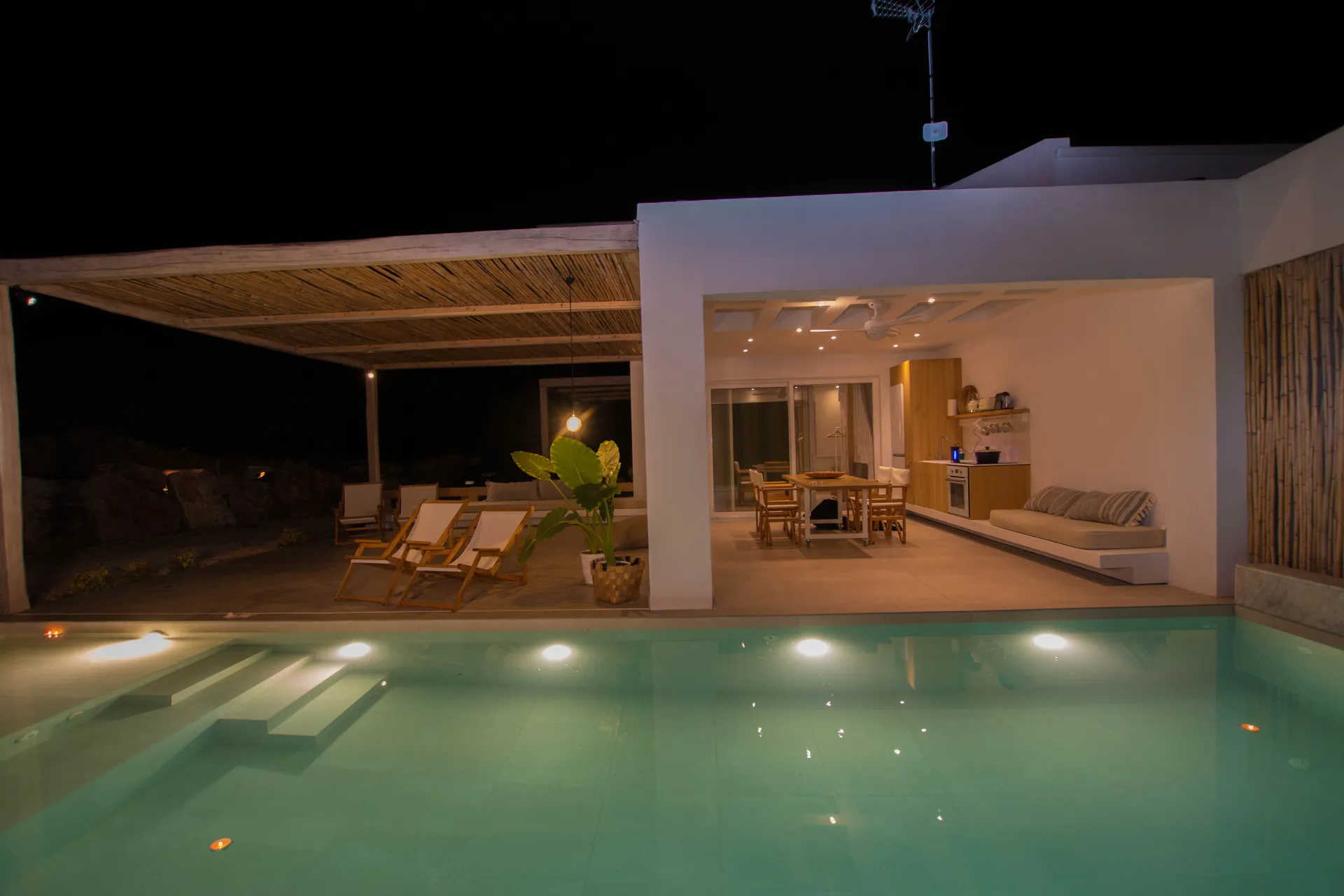 Aristotelia Gi Private Villas kuhinja.jpg