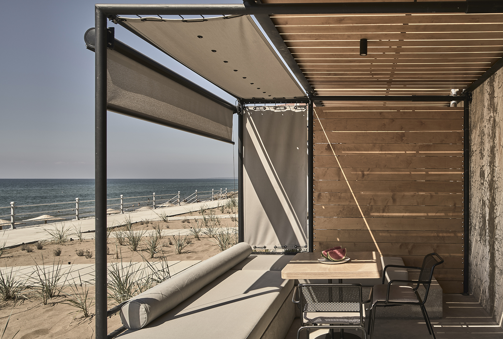 Dexamenes Seaside Beachfront balkon.jpg