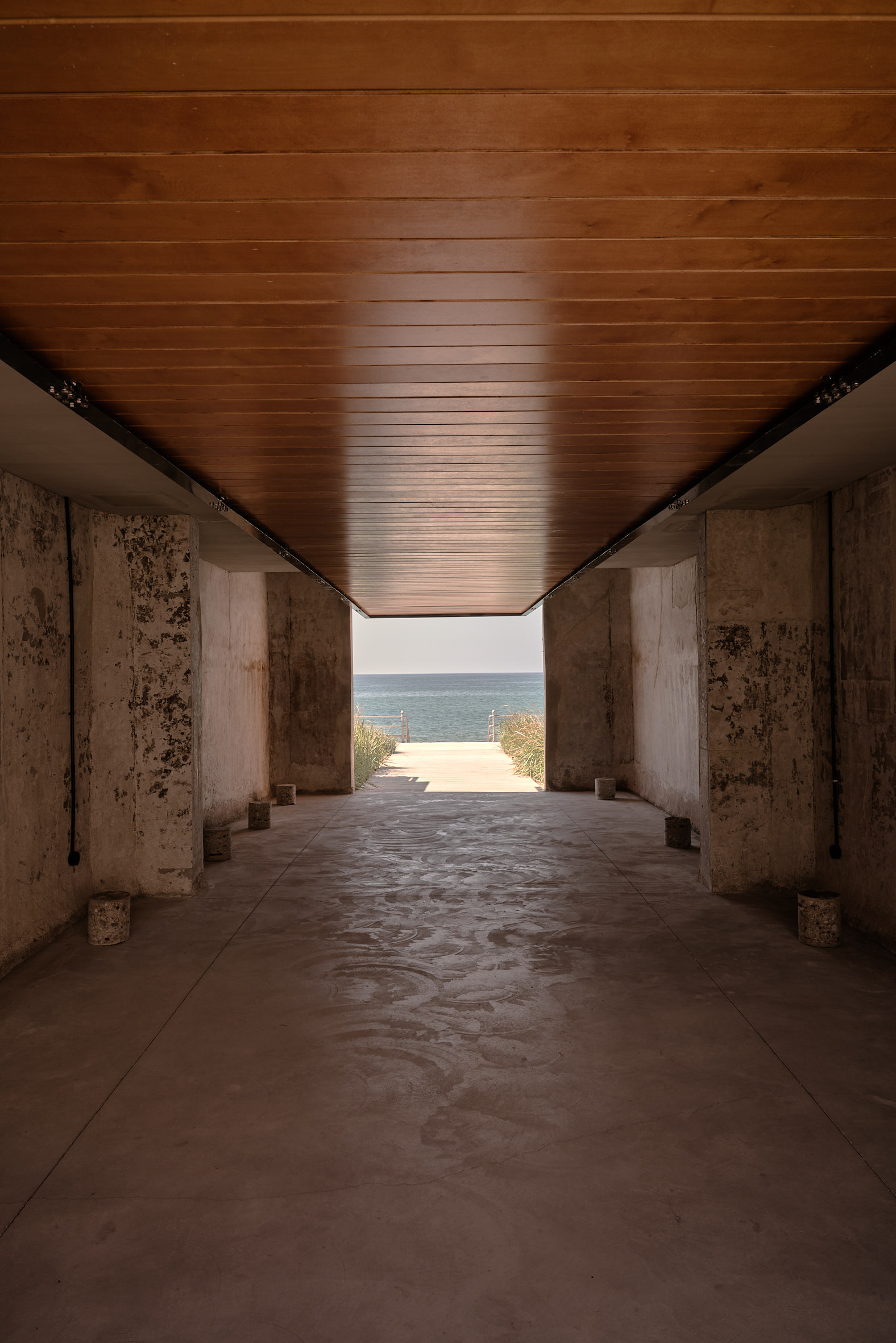 Dexamenes Seaside hotel prolaz do mora.jpg
