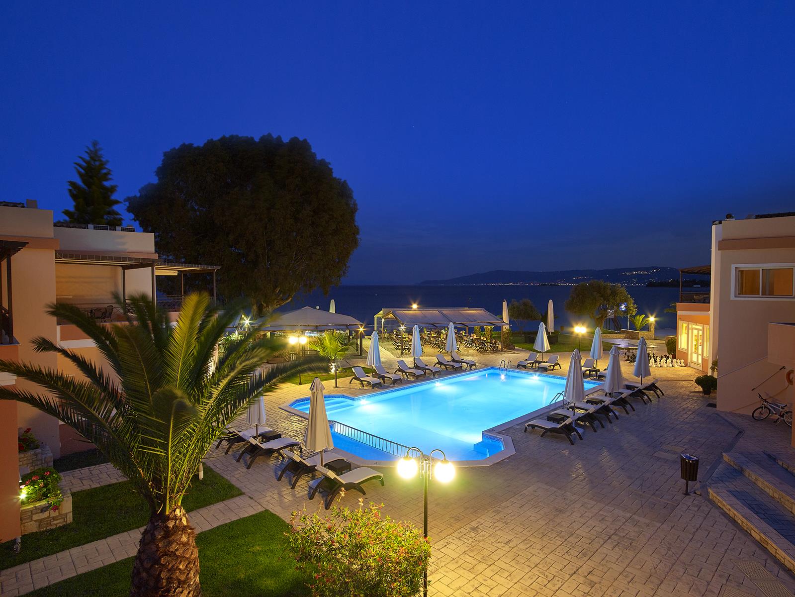 Avantis Suites bazen.jpg