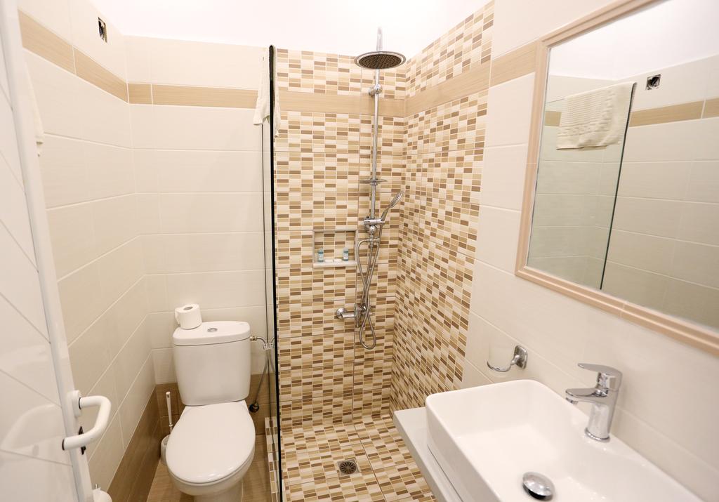 Hotel Katerina bathroom.jpg