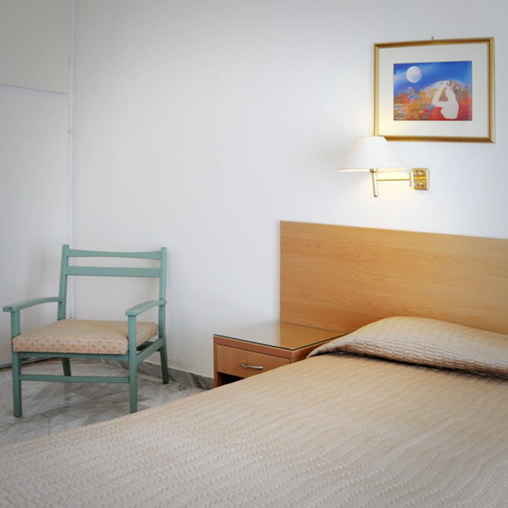 Hotel Katerina single room.jpg