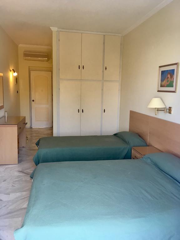 Hotel Katerina triple room 2.jpg