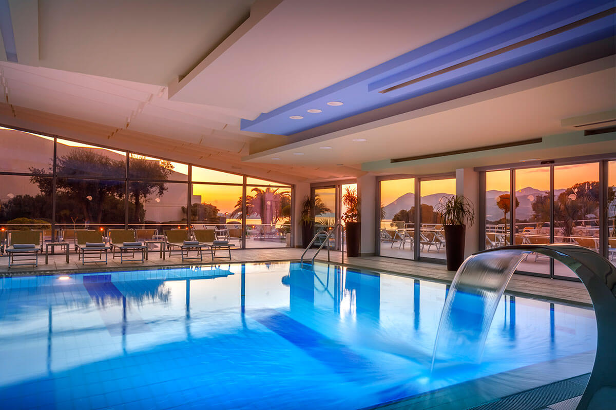 Valamar Argosy Hotel-Unutrasnji bazen.jpg