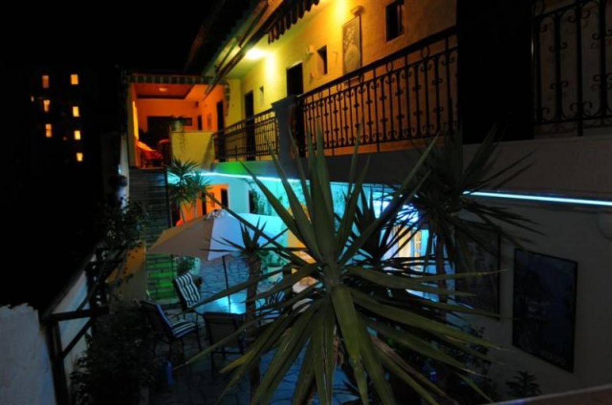 Hotel Petunuia spoljni izgled.jpg