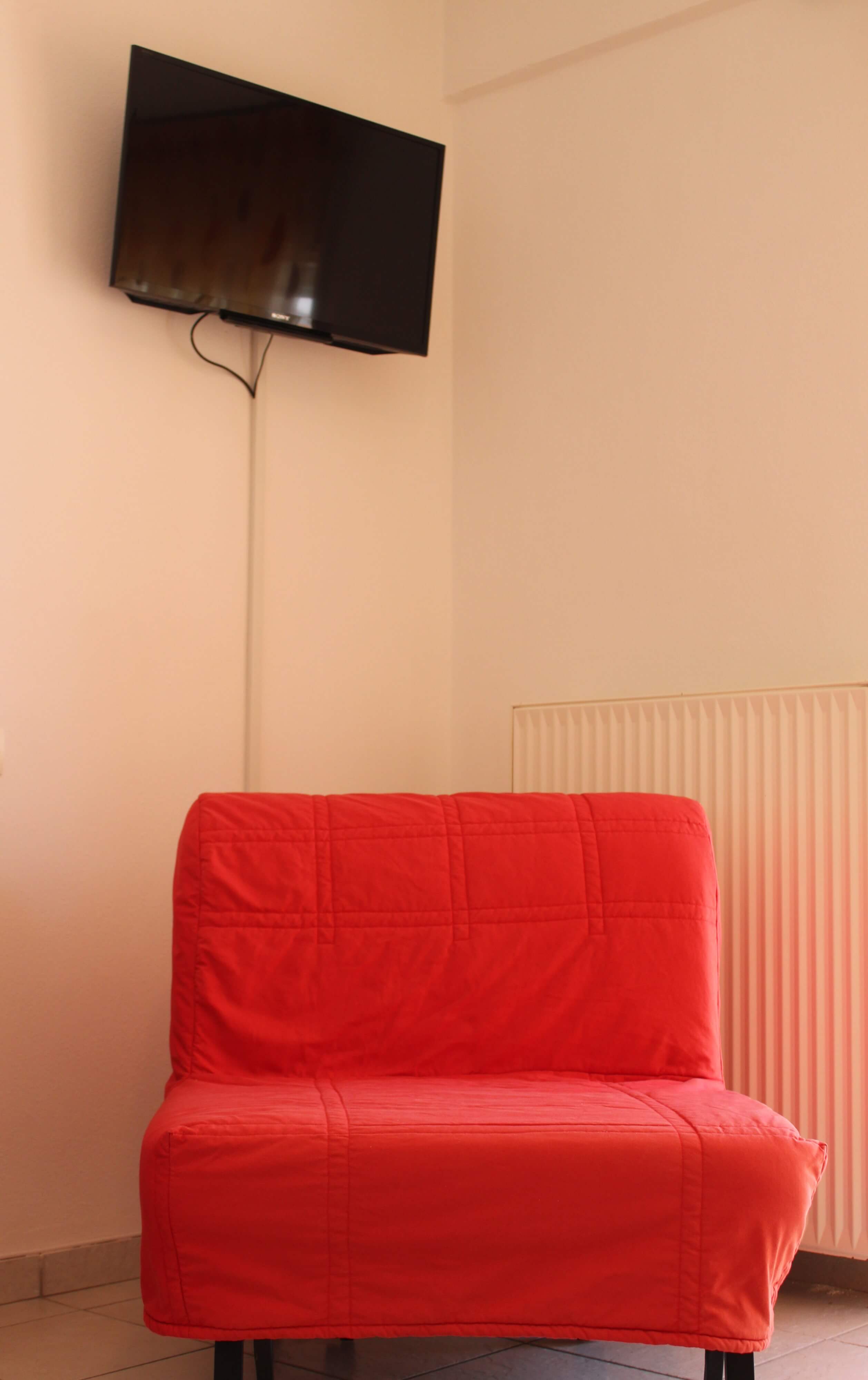 La Luna Studios fotelja.jpg