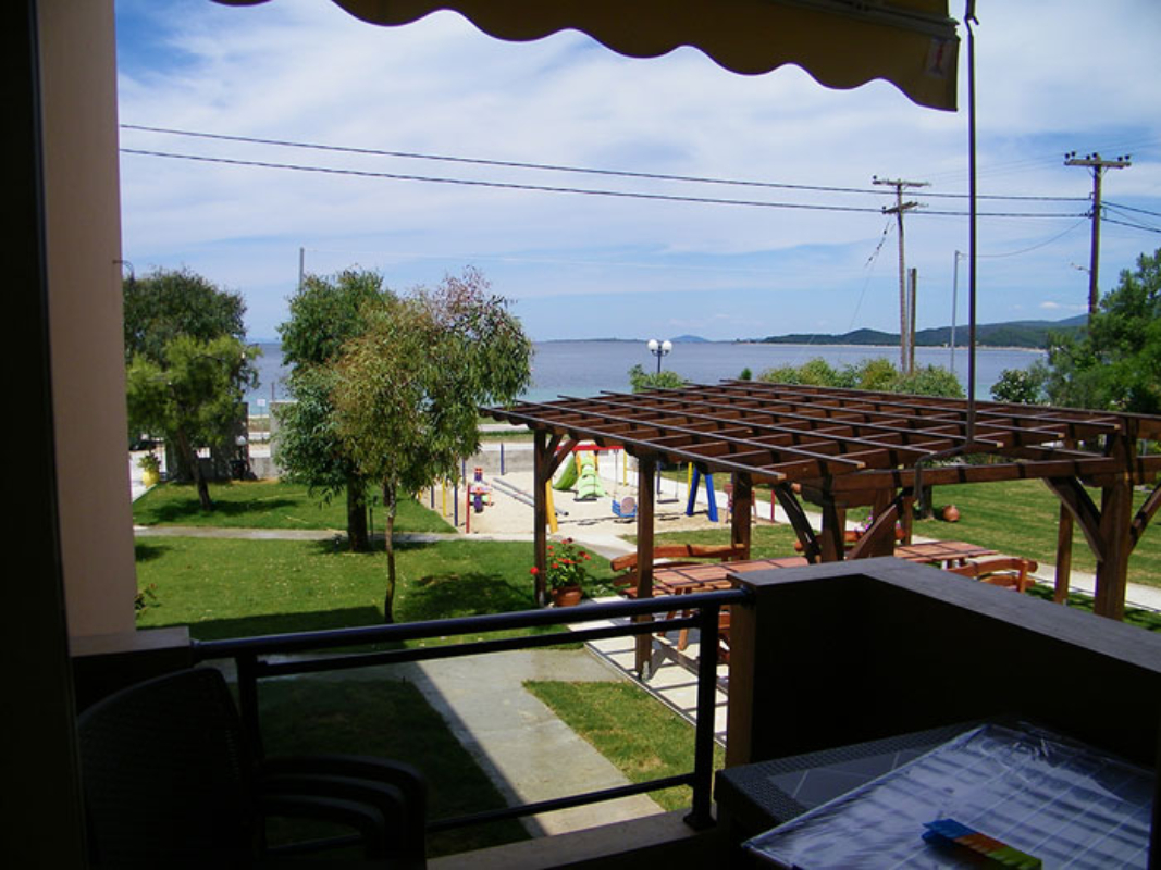Castro Deluxe pogled sa balkona.jpg