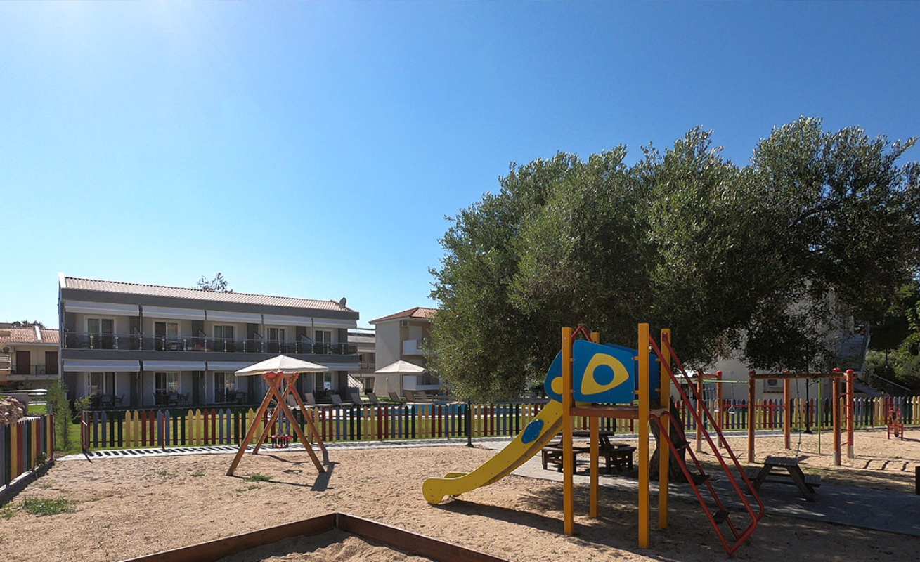 Finikas Garden Beach Resort dečije igralište.jpg