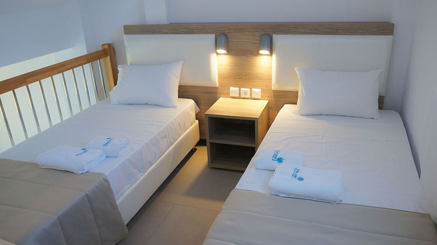 Finikas Garden Beach Resort potkrovlje spavaći prostor.jpg