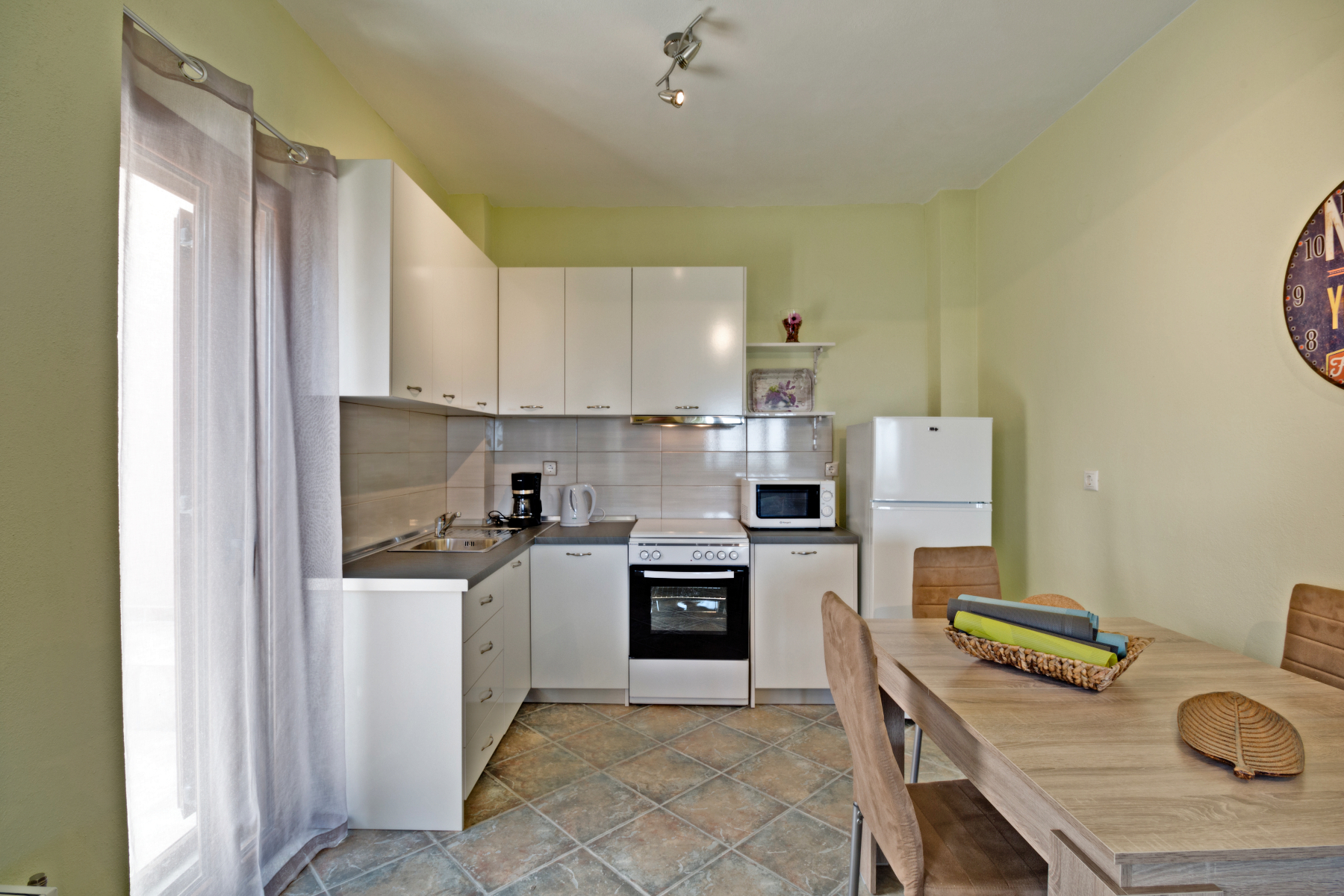 Seaview villas Nireus villa kuhinja.jpg