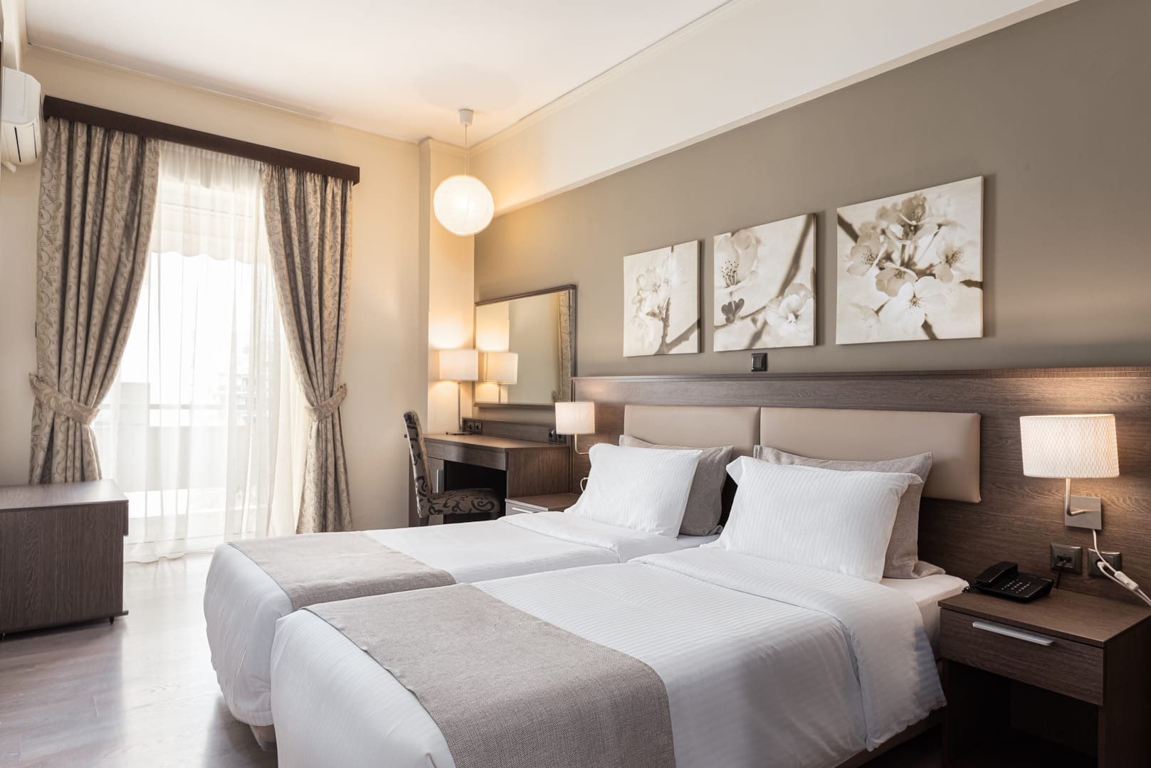 Acropolis Select Hotel dvokrevetna soba.jpg