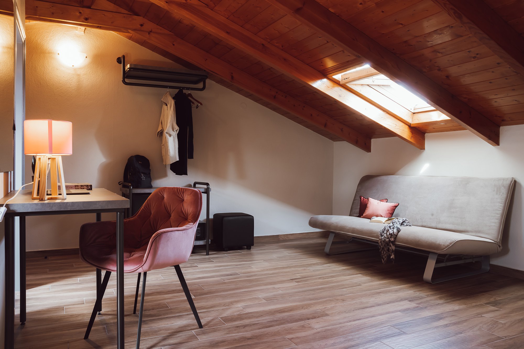 Akti hotel Executive potkrovlje.jpg