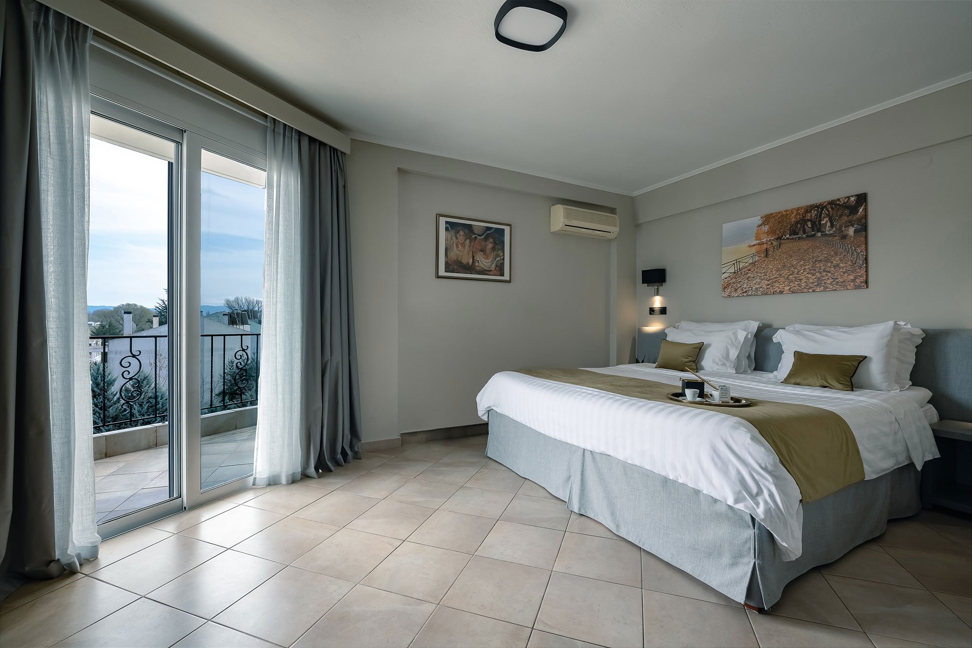 Akti hotel standardna soba.jpg
