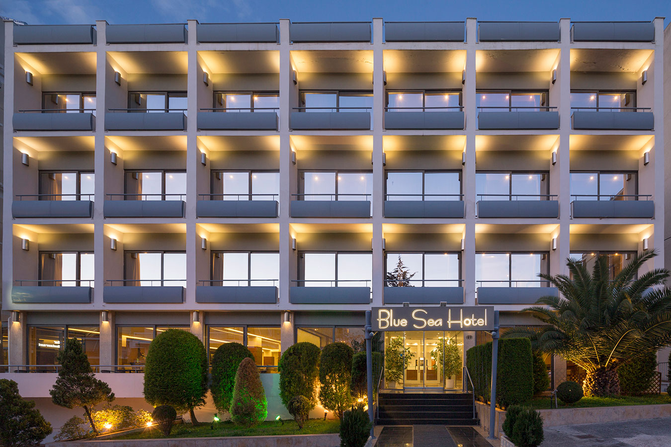 Blue Sea Hotel Alimos izgled od spolja.jpg