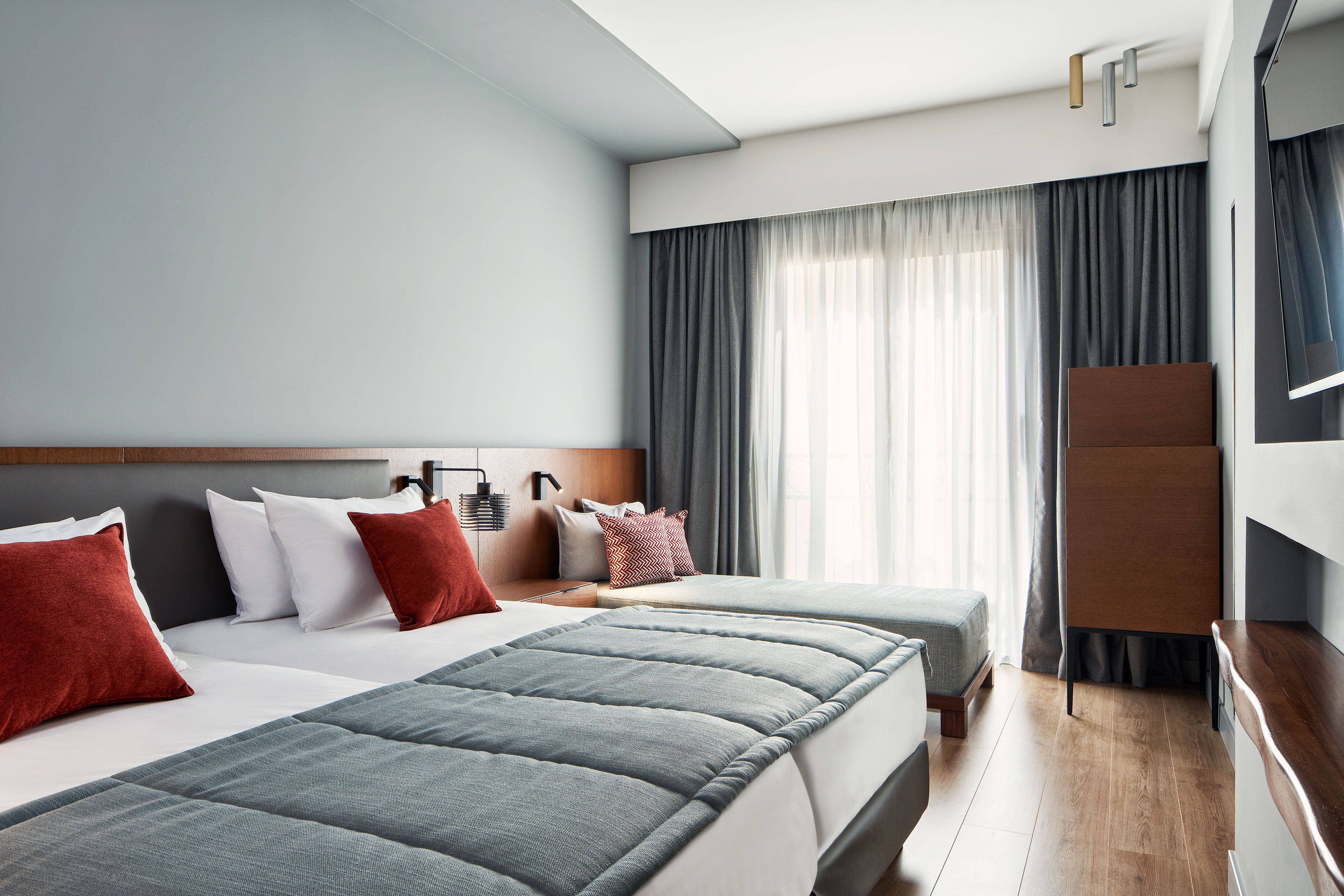 Hotel Achileas trokrevetna soba.jpg