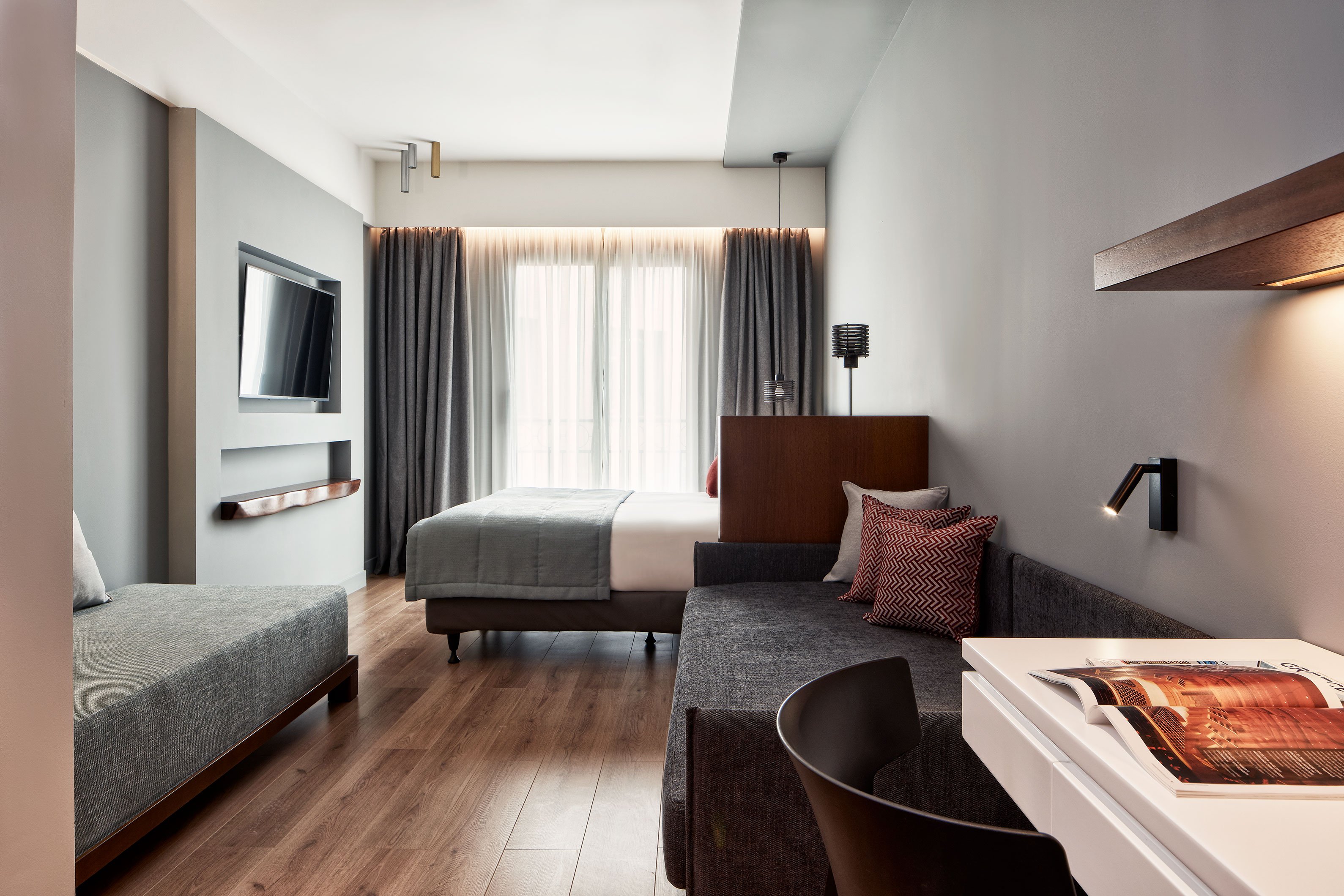 Hotel Achileas četvorokrevetna soba.jpg